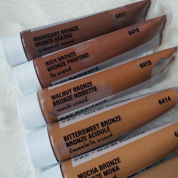 🆕️MK- Day Radiance Foundation Formula 1 - Picture 4 of 6